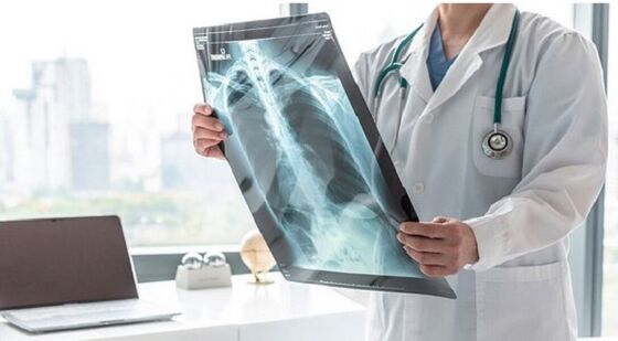 Diagnostica a raggi X per il dolore sotto la scapola sinistra